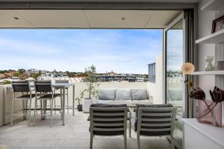 Sandy@Village - newly renovated + bay views - 8