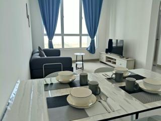 Amber Cove Seaview Corner Suites - 9