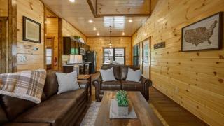 Liberty Lodge- Ideal Location, Indoor Pool, Hot Tub, 10 First Responder - 2