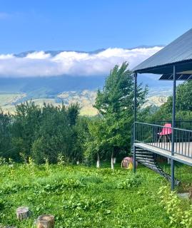 Cozy Dez Guest House with Dreamy Mountain Views - 9