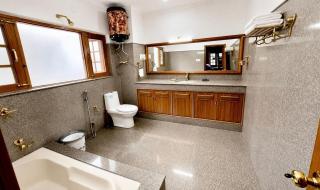 Peaceful Villa with Private Lawn & View - Dream Stays - 1