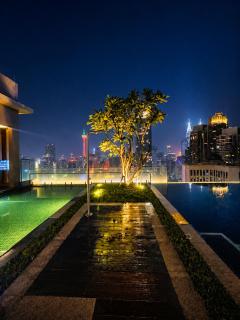 Axon pavilion klcc by Rooftop pool - Kuala Lumpur - 9