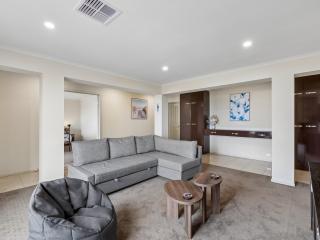 Coastal Breeze - Family Entertainer - Moonta Bay - 7