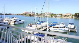 Chart House Suites and Marina - 7