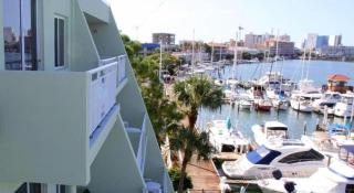Chart House Suites and Marina - 4
