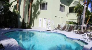Chart House Suites and Marina - 2