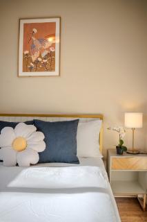 Bright Family Home - 10 mins to Airport & Downtown - 3