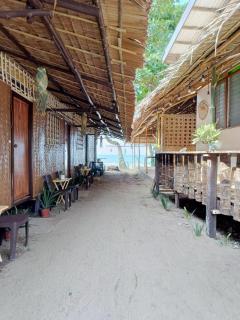 The Beach House Bucana Homestay - 8