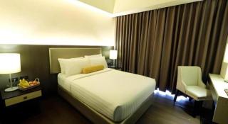 Home Crest Hotel - 1