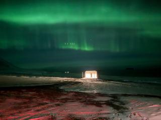 The mirror House by the sea - 6