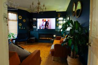 The Orbit Townhouse Large Central Home with Social Garden - 8