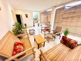 beautiful private room with private toilet - ACI 2000 - 1