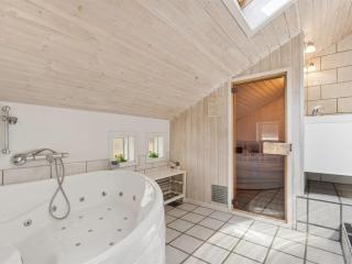 Holiday Home Sylvia - 900m from the sea by Interhome - 1