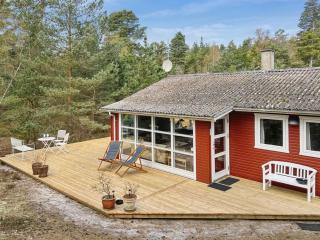 Holiday Home Kjeld - 900m from the sea by Interhome - 0
