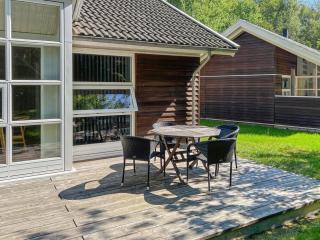 Holiday Home Axel - 1-2km from the sea by Interhome - 4