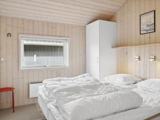 Holiday Home Swanhild - 900m from the sea by Interhome - 1