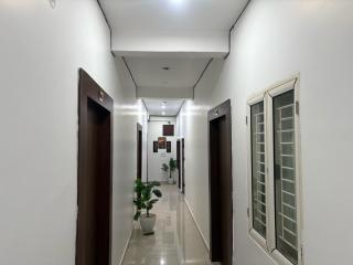 Hotel O Ayodhya Junction Road - 8
