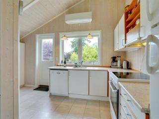 Holiday Home Lyra - 800m from the sea by Interhome - 4