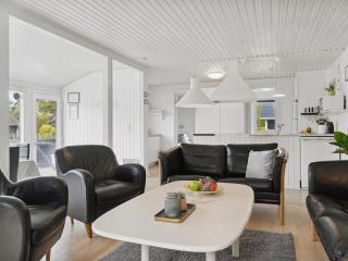 Holiday Home Kalevi - 900m from the sea by Interhome - 5