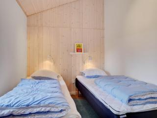 Holiday Home Edin - 400m from the sea by Interhome - 1
