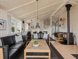 Holiday Home Tjakko - 900m from the sea by Interhome - 8