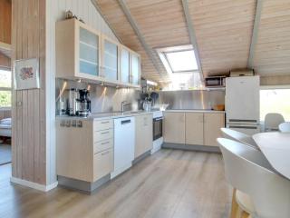 Holiday Home Aska - 400m from the sea by Interhome - 5