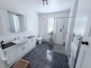 Seafront Escape with Amazing Sea Views and parking - 7