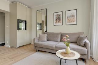 Dworska Suite - Close to the Beach & Regan Park by Downtown Apartments - 7
