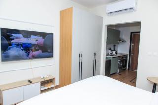 Harmonia Studio Pool & Gym 10 Min Airport - 1