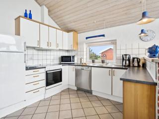 Holiday Home Mari - 400m from the sea by Interhome - 2