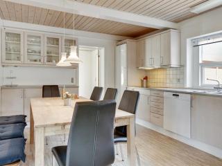 Holiday Home Stefan - 500m from the sea by Interhome - 3