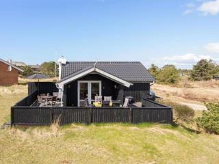 Holiday Home Elmine - 700m from the sea by Interhome - 2