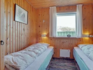 Holiday Home Edna - 800m from the sea by Interhome - 5