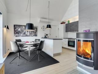 Holiday Home Todorka - 800m from the sea by Interhome - 3