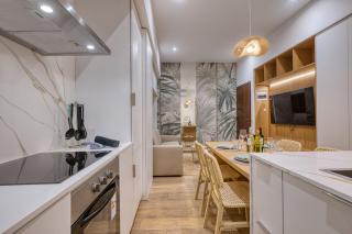 Designer furnished apartment with yard AROC1-1 - 6