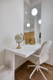 Designer furnished apartment with yard AROC1-1 - 3