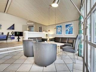 Holiday Home Guththorm - 600m from the sea by Interhome - 4