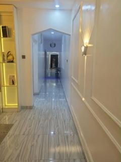 Max Alvera Stylish 2 Bedroom Apartment Shagamu - 4