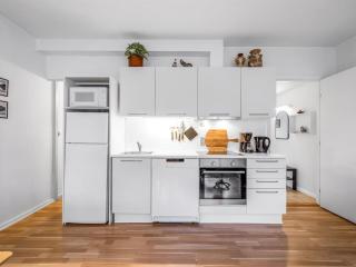 Apartment Anastasia - 200m from the sea by Interhome - 3