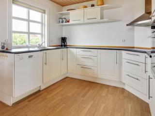 Holiday Home Suvi - 900m from the sea by Interhome - 1