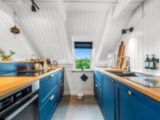 Holiday Home Hen - 400m from the sea by Interhome - 6