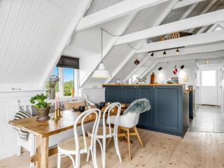 Holiday Home Hen - 400m from the sea by Interhome - 1