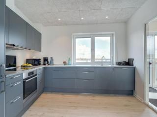 Apartment Geraldine - 250m from the sea by Interhome - 1