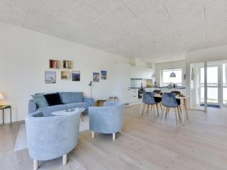 Apartment Aiana - 250m from the sea by Interhome - 9
