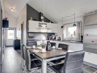 Holiday Home Esir - 800m from the sea by Interhome - 3
