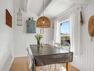 Holiday Home Arbnora - 400m from the sea by Interhome - 3
