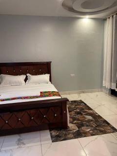 Room 1 minute walk to Victoria Mall Entebbe - 0