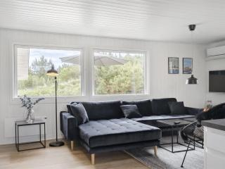 Holiday Home Rolfkarl - 500m from the sea by Interhome - 6