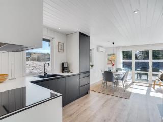 Holiday Home Gillis - 900m from the sea by Interhome - 4