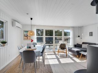 Holiday Home Gillis - 900m from the sea by Interhome - 2